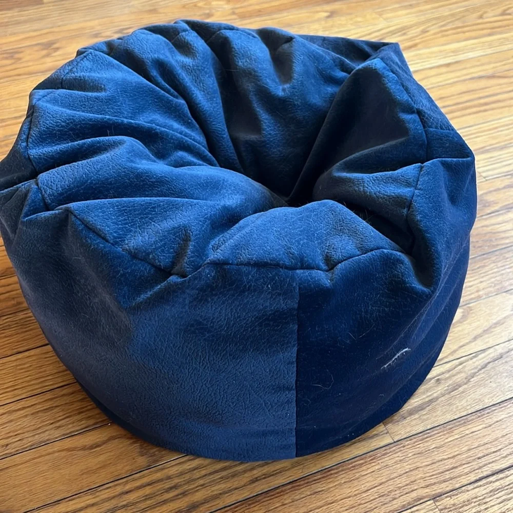 Fluffy and squishy pet bed. EUC